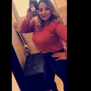 Meet your Posher, Nayeli